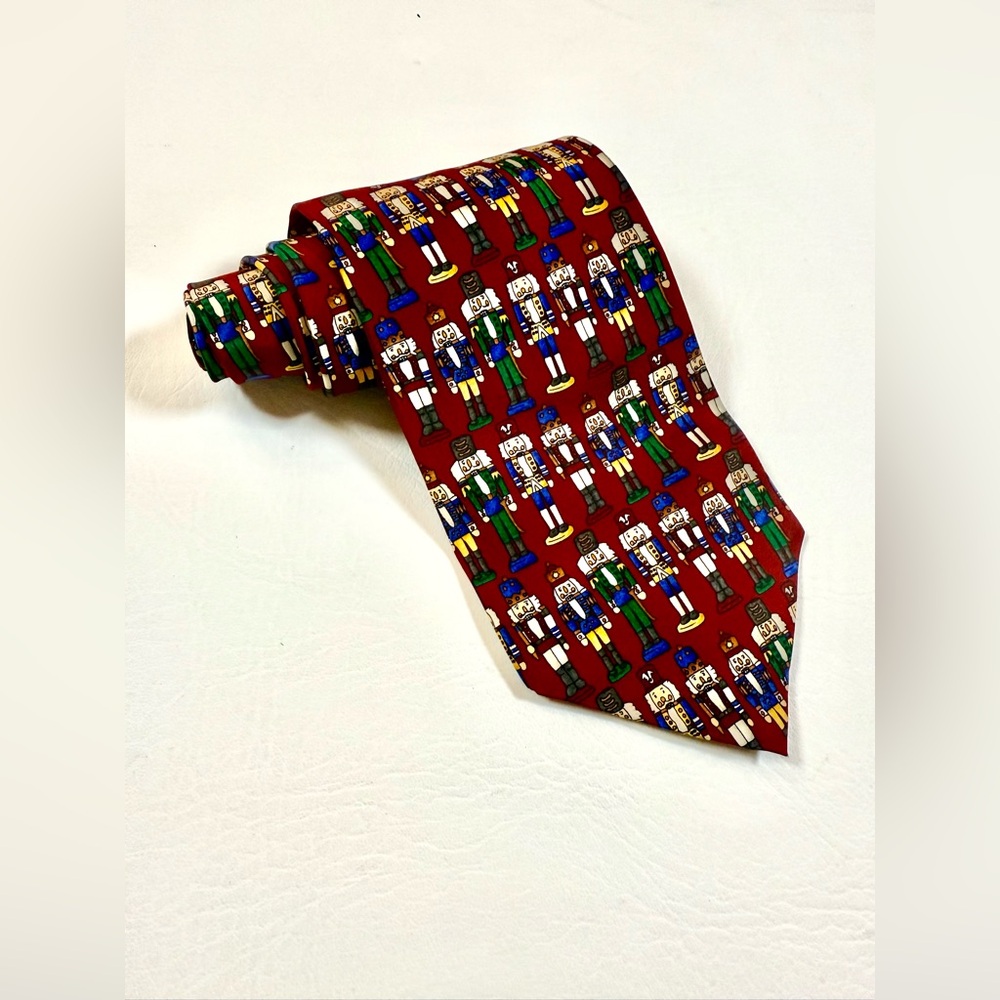 Vintage UNICEF Christmas nutcracker tie 55in red 100% silk made in USA